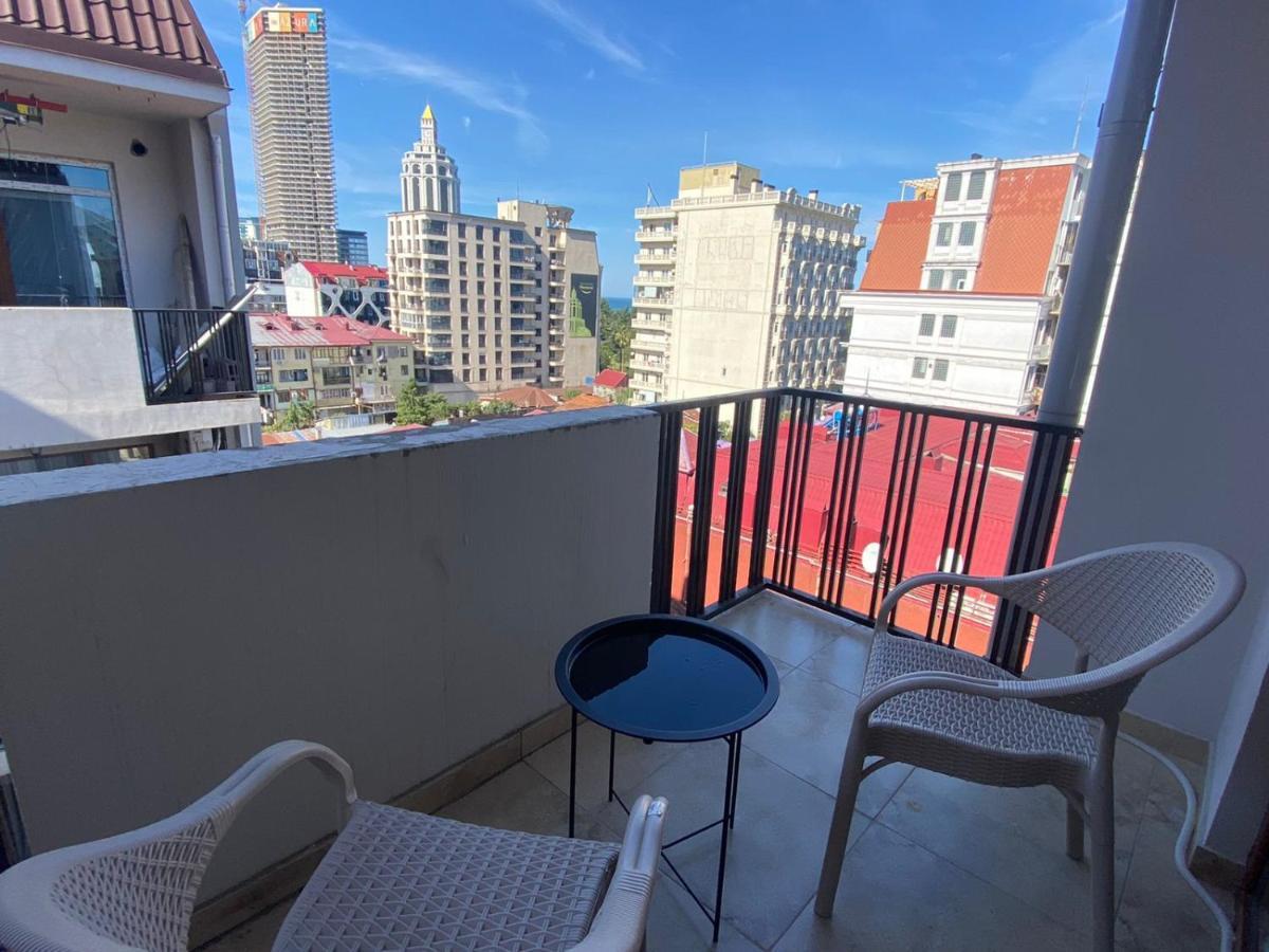 Boulevard Apartments 巴统 外观 照片