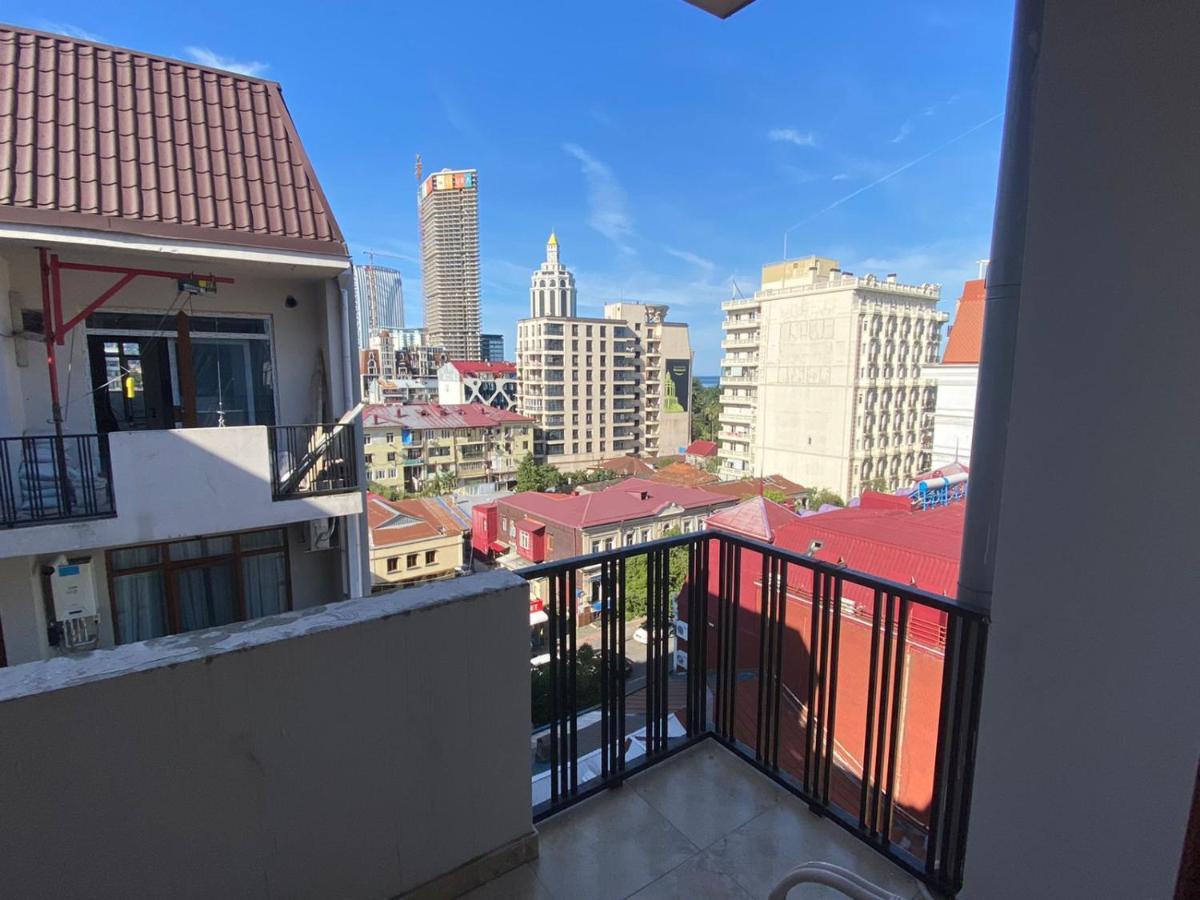 Boulevard Apartments 巴统 外观 照片